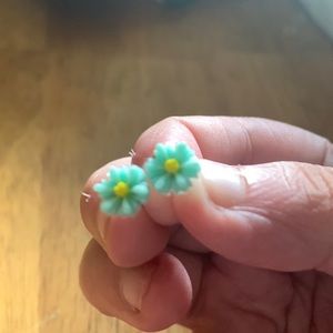 Teal daisy studs